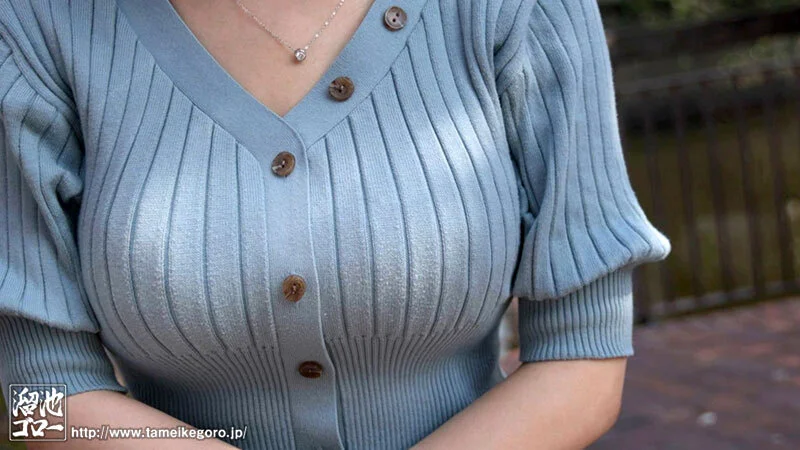 桜井れあ　Gカップ　巨乳　えろ　人妻　デビュー　ニット　胸