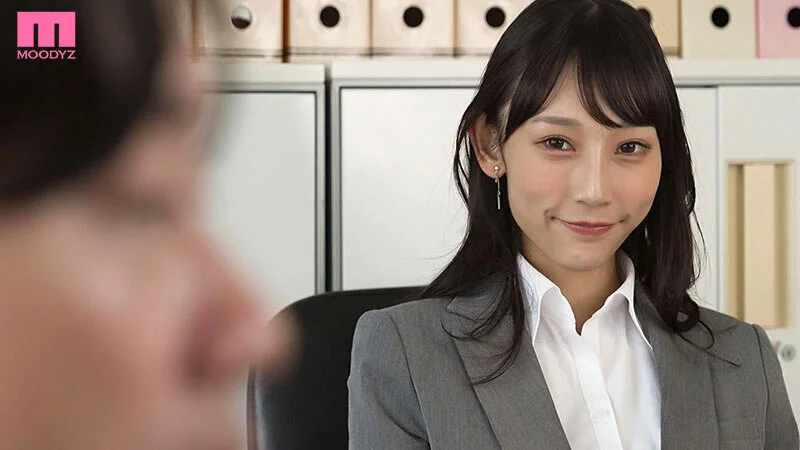 白浜果歩 巨乳 えろ 女上司 スーツ