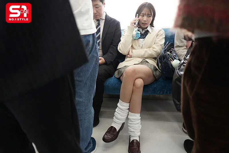 痴漢冤罪を今から狙う、生意気JKの小日向みゆう
