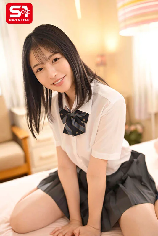 可愛い制服姿が眩しい、星空ねる