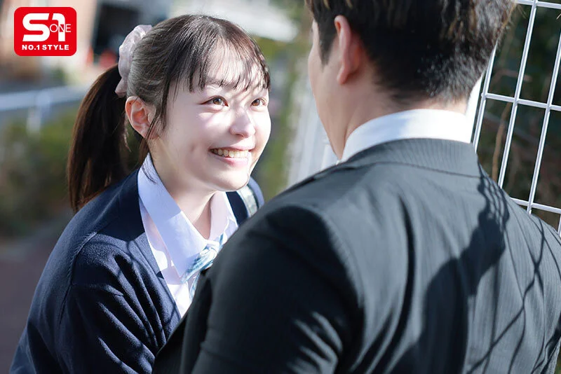真っ白で可愛い笑顔で先生を誘惑してホテルに誘う巨乳美少女・白花にあ